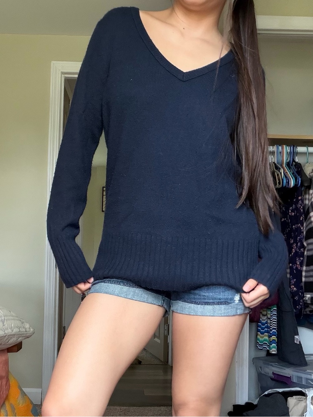 Old Navy Women's Navy V-Neck Sweater